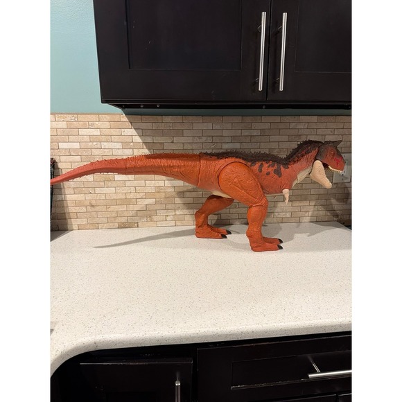 Jurassic World Colossal Carnotaurus 40